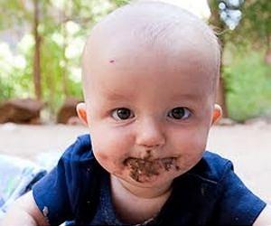 baby-child-eating-dirt-lg.jpg